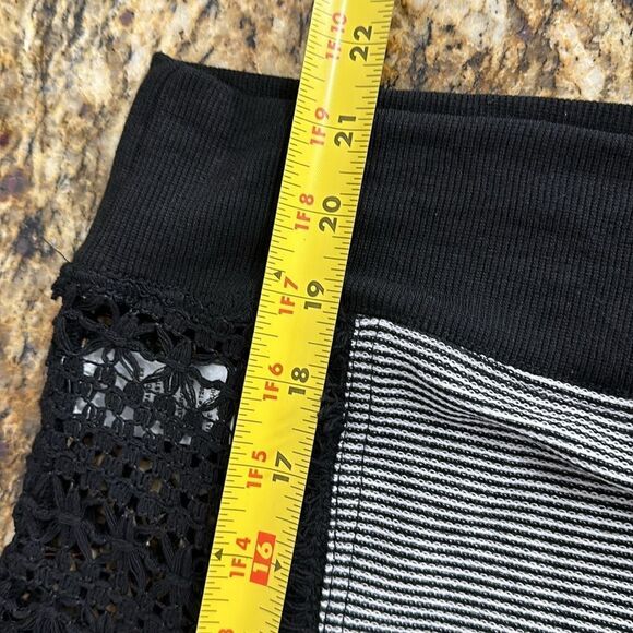 See And Be Seen Round Neck Striped Top With Crochet Sleeves Size S - Picture 9 of 9